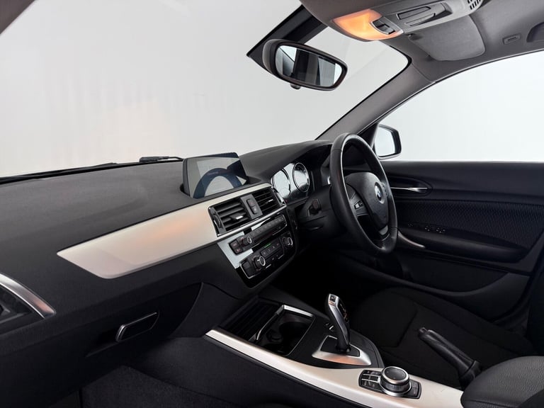 2018 BMW 1 Series 118i [1.5] SE 5dr [Nav/Servotronic] Step Auto HATCHBACK PETROL Automatic