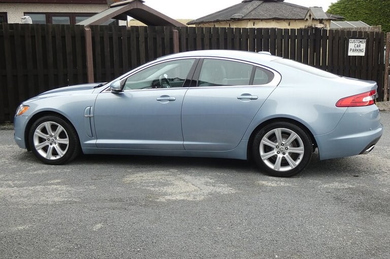 2010 Jaguar XF d V6 Luxury Saloon Diesel Automatic