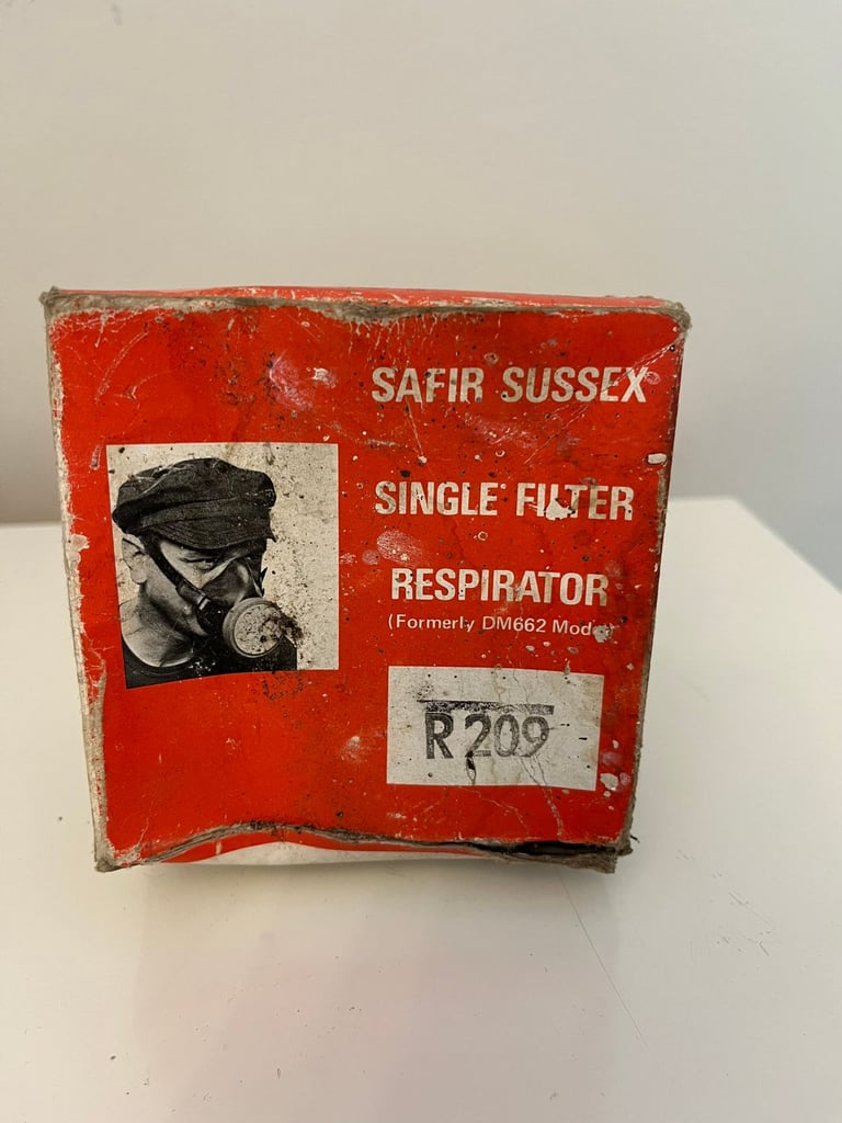 Vintage Osram Lucas Car Bulbs, Philips Lamps, Tungsram Valve, Respirator