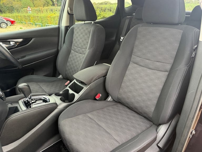 2014 Nissan Qashqai 1.6 dCi Acenta Premium SUV 5dr Diesel XTRON 2WD Euro 5 (s/s) (130 ps) SUV Die...