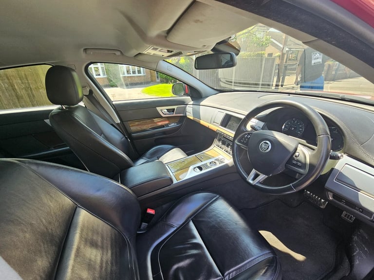 2013 Jaguar XF 2.2d [200] Premium Luxury 4dr Auto SALOON Diesel Automatic