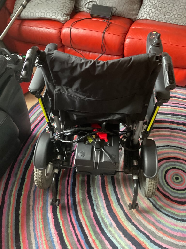 ELECTRIC WHEELCHAIR IN VERY GOOD CONDITION 
