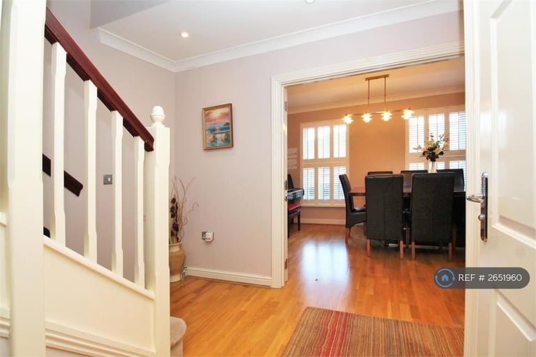 4 bedroom house in Park Cliff Road, Greenhithe, DA9 (4 bed) (#2651960)