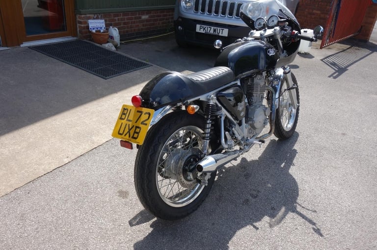 Mash Cafe Racer 400 2022