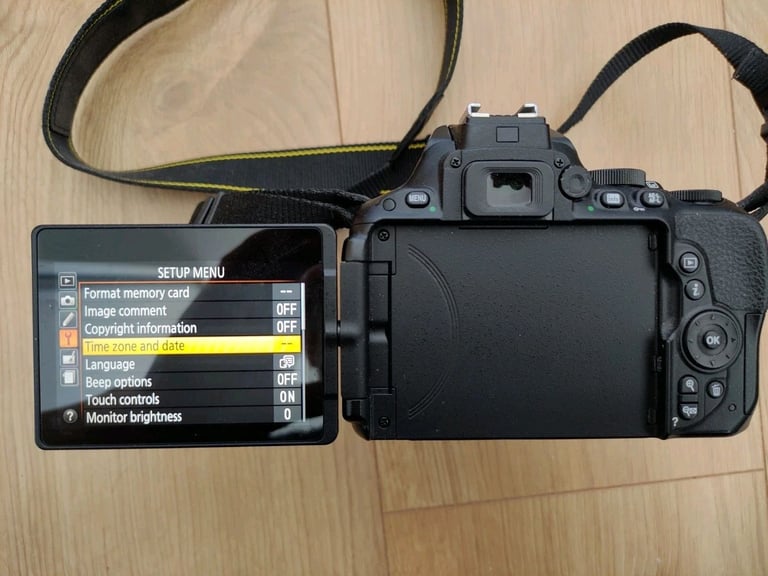 Nikon D5500 DSLR 24.2mp + 18-55mm VRII Lens
