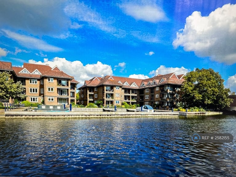 image for 3 bedroom flat in Mariners Way, Cambridge, CB4 (3 bed) (#2582155)