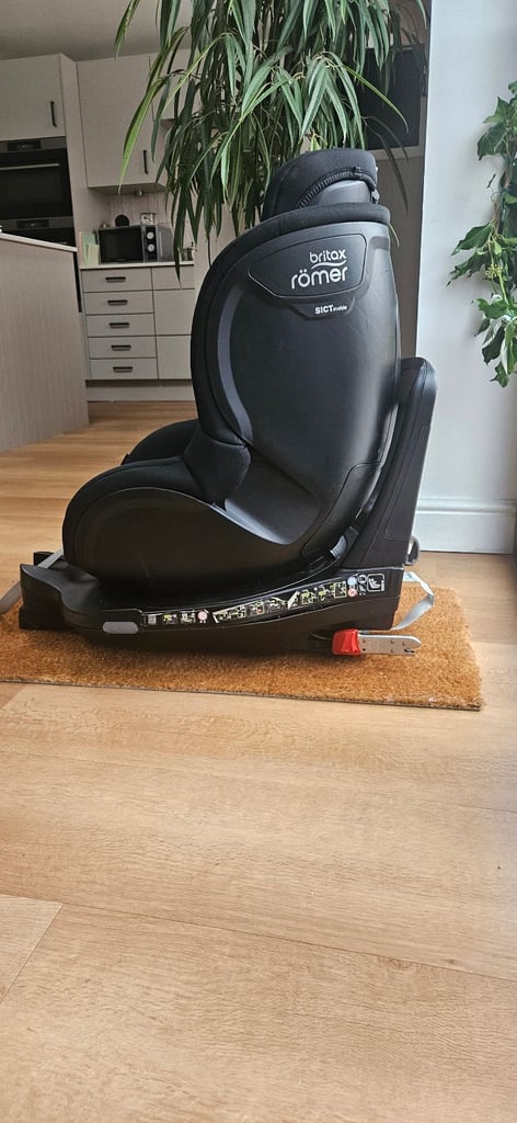 image for britax romer dualfix m i size
