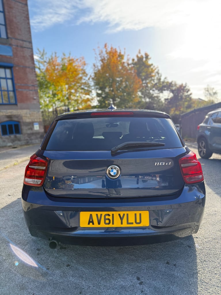 BMW, 1 SERIES, Hatchback, 2011, Manual, 1995 (cc), 5 doors