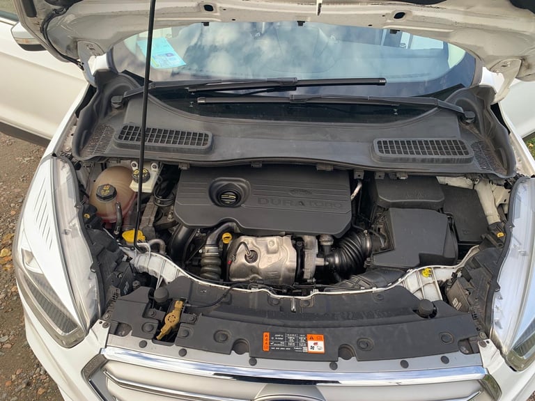 Ford, KUGA, Hatchback, 2017, Semi-Auto, 1498 (cc), 5 doors