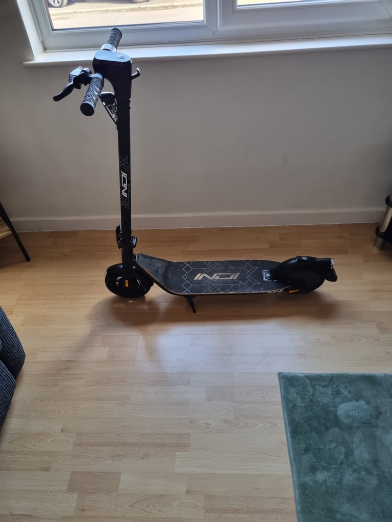 Electric scooter 