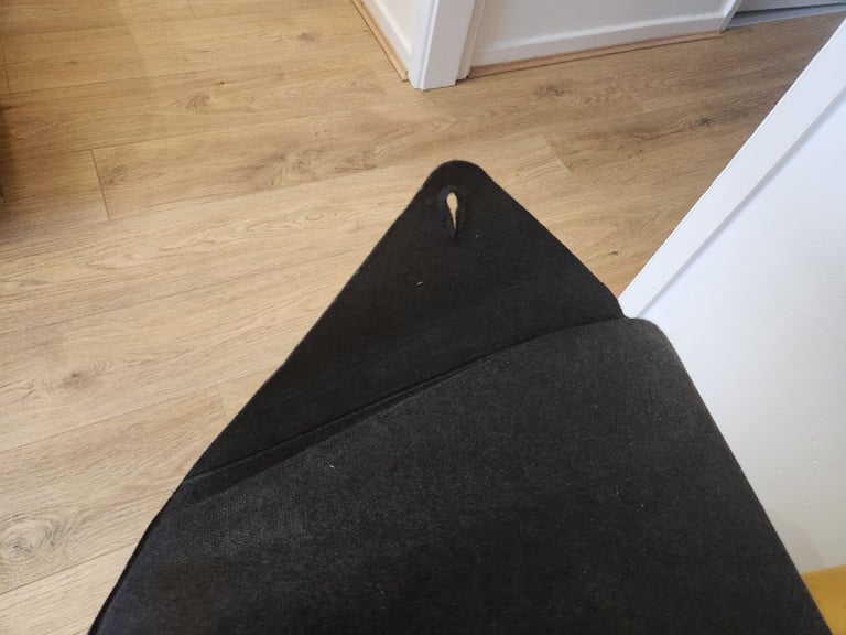 2019 (68 reg) nissan juke parcel shelf.