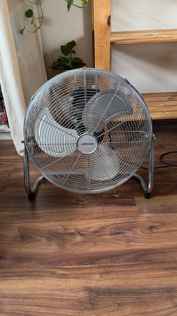 Industrial floor fan 