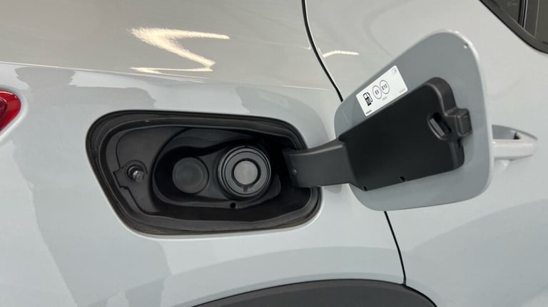 2023 Volvo XC40 Plus, B3 Mild hybrid, Petrol, Dark (360 Parking Camera, Apple Car Play) Estate Pe...