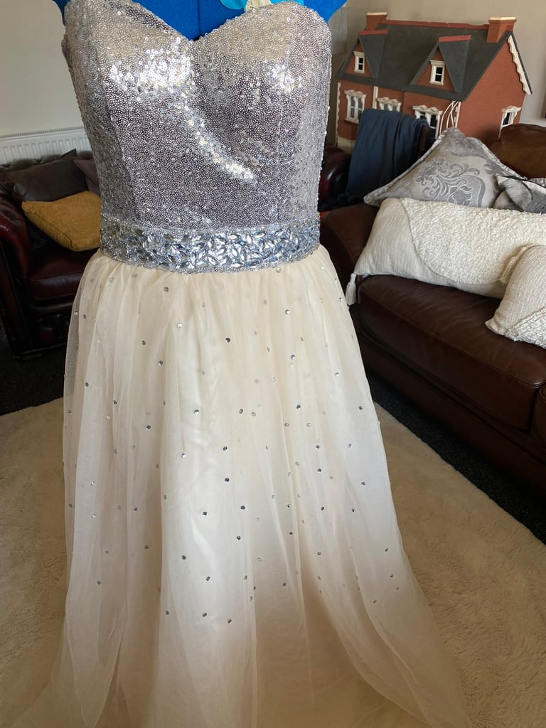 prom dress size small (8-10) new