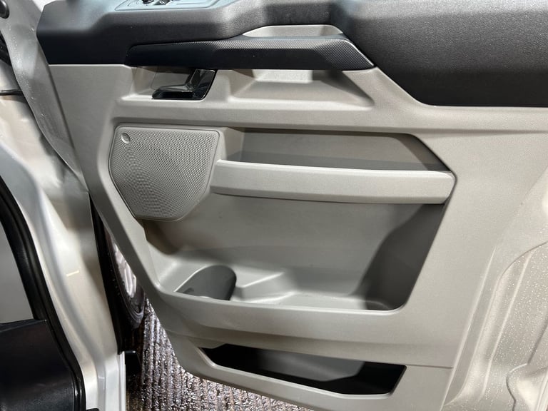 2025 Ford Transit Custom 320 SWB 2.0 Tdci Limited 136PS D/Cab Crew Bus Diesel Manual