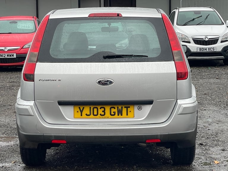 FORD FUSION 1.4L 5 DOOR + IDEAL FIRST CAR + CHEAP TO INSURE &amp; LOW ROAD TAX * 