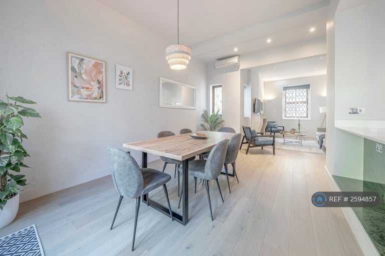 4 bedroom house in Warwick Gardens, London, W14 (4 bed) (#2594857)