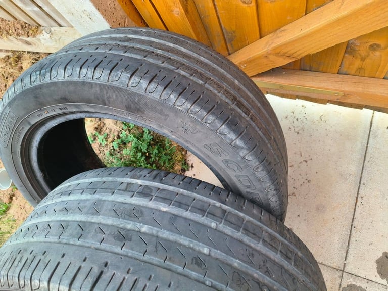 2x pirelli scorpion Tyres 235 50 19 