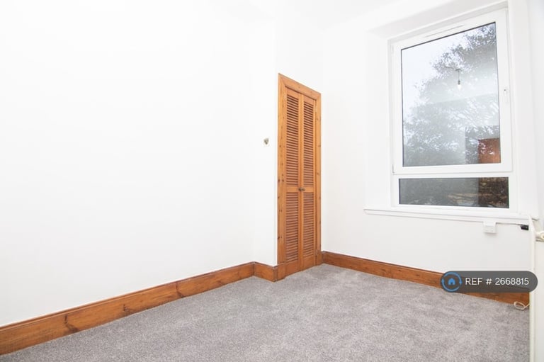 2 bedroom flat in Elmbank Road, Aberdeen, AB24 (2 bed) (#2668815)