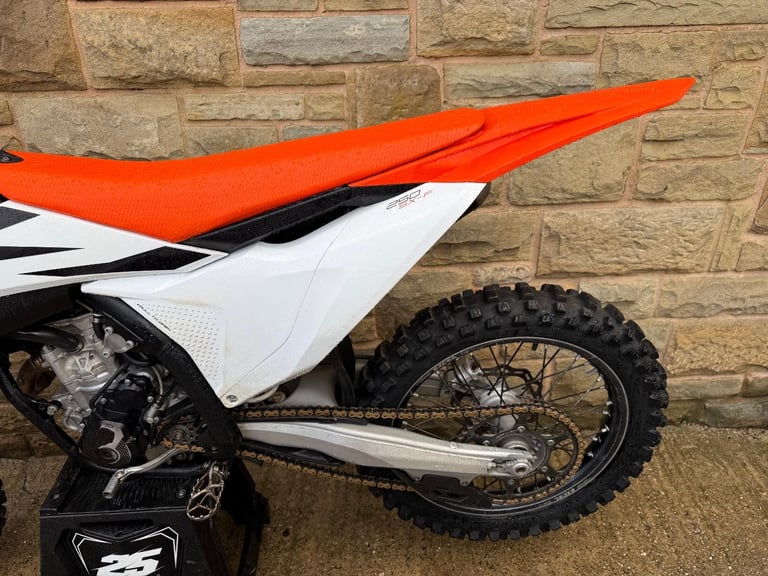 KTM 250 SXF 2024 MODEL 