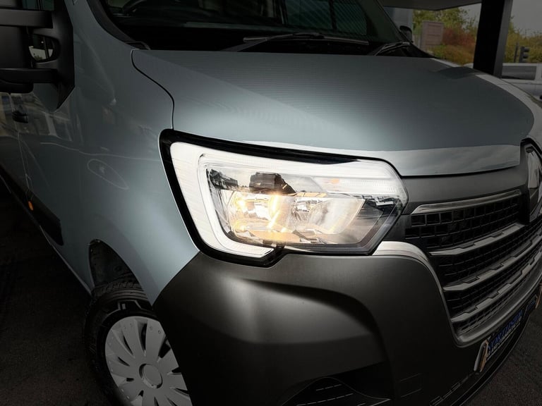 2022 Renault Master 2.3 dCi 35 Business+ FWD LWB Medium Roof Euro 6 4dr PANEL VAN Diesel Manual