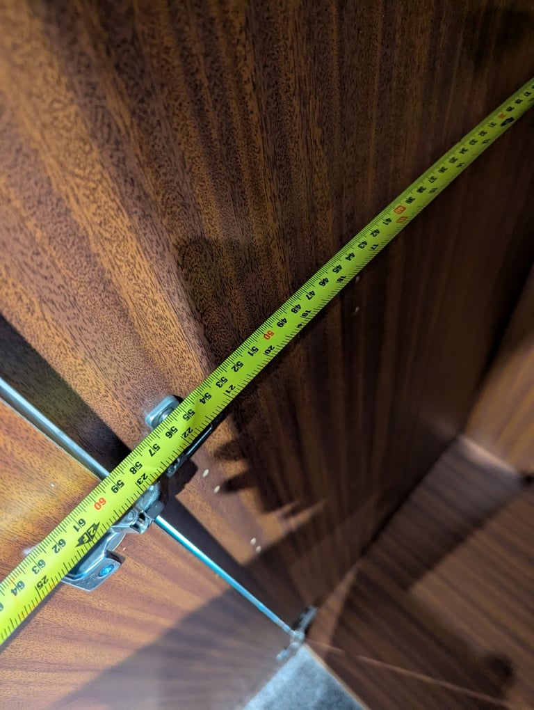 Large Mirrored Wardrobe 2070h x 1330w x 610d