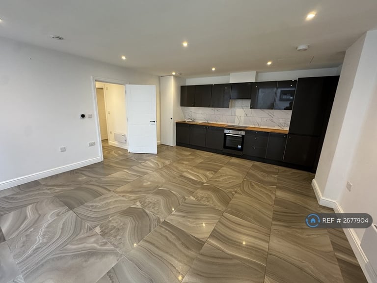 2 bedroom flat in London Street, Basingstoke, RG21 (2 bed) (#2677904)