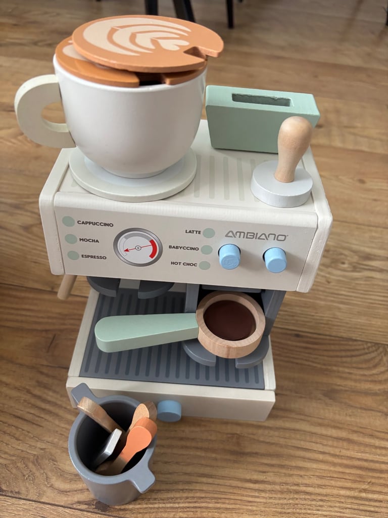 Little town wooden coffee machine set 