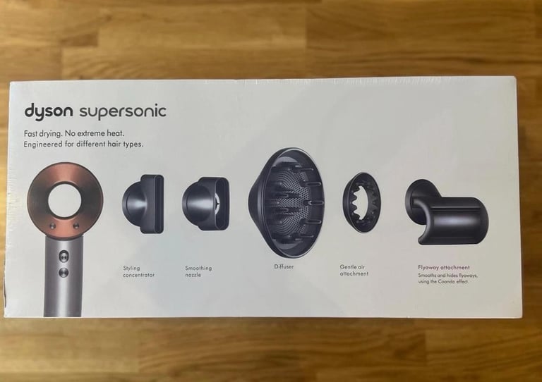Dyson supersonic hairdryer 5 attatchments