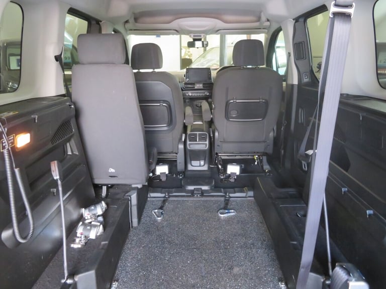 2023 Peugeot Rifter 1.5 HORIZON RE 5DR Automatic wheelchair car disabled MPV Diesel Automatic