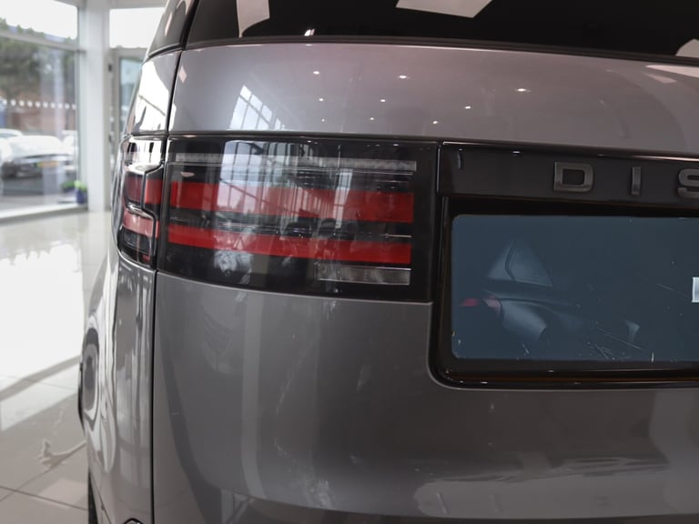 2021 Land Rover Discovery 3.0 D300 R-Dynamic HSE 5dr Auto ESTATE DIESEL Automatic