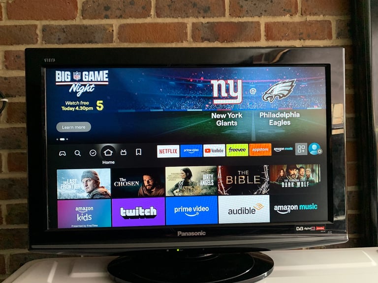 Panasonic Tv / LCD ( can deliver for free )