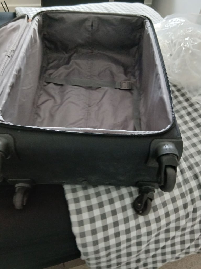 suit case