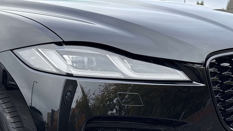 2023 Jaguar F-Pace 2.0 D200 R-Dynamic SE Black 5dr Auto AWD Estate Diesel Automatic
