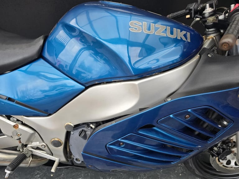 SUZUKI RF 600 RV PROJECT BIKE HPI CLEAR