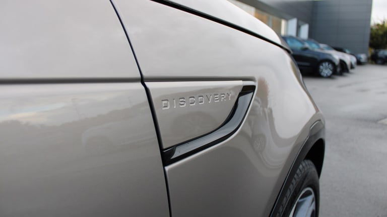 2025 Land Rover Discovery 3.0 D350 Metropolitan Edition 5dr Auto Estate Diesel Automatic