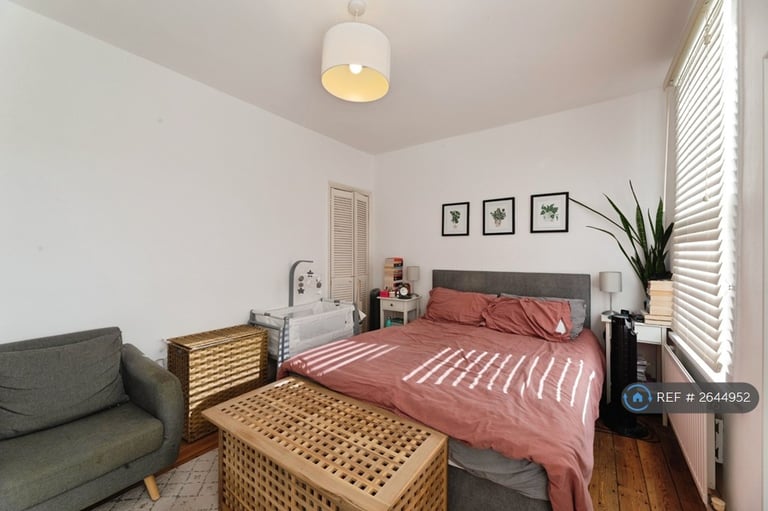 2 bedroom house in Goldsmith Road, London, E17 (2 bed) (#2644952)