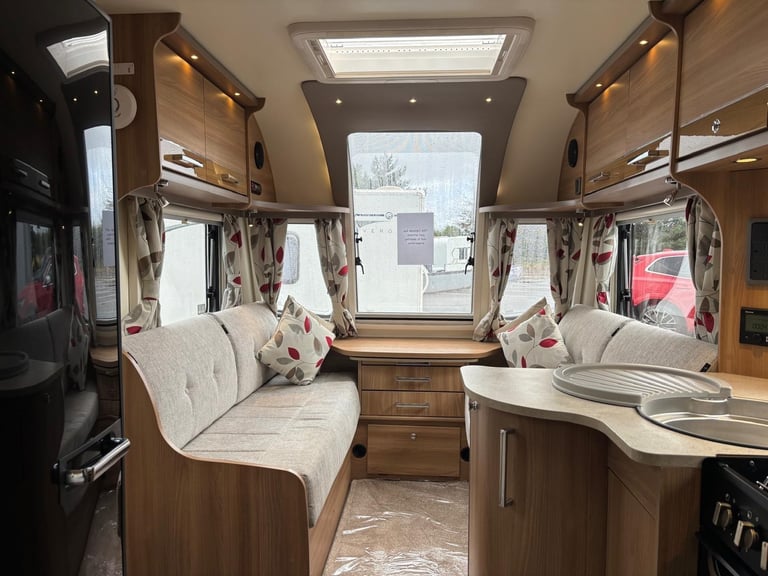2017 BAILEY PEGASUS BRINDISI, 4 BERTH WITH ISLAND BED, NEW MATTRESS