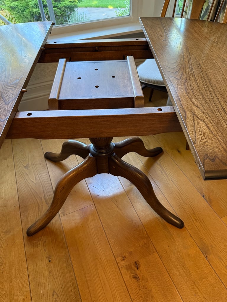 Ercol Extending Dining Table & 4 Chairs