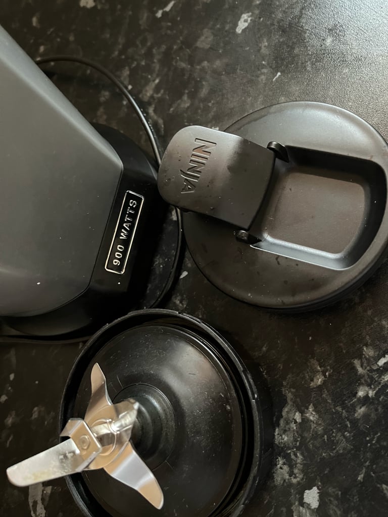 Nutri Ninja Pro Blender 900W Model BL450Uk