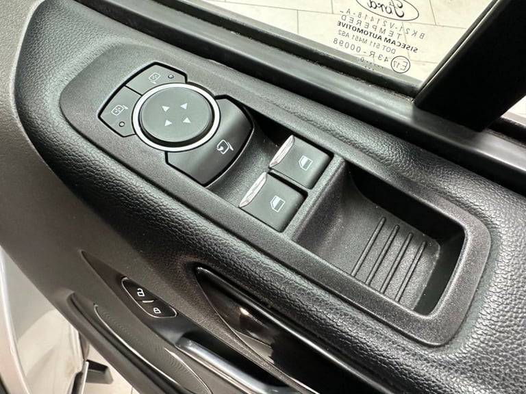 2020 Ford Tourneo Custom 2.0 EcoBlue 130ps L/R 8 Seater Titanium Auto MPV DIESEL Automatic