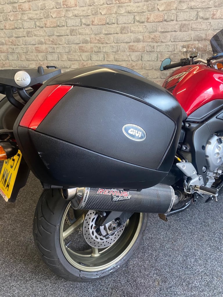 2008 Yamaha FZ1 1000 Fazer - HPI clear - Long Mot - Panniers 