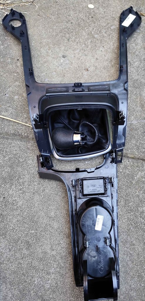  FORD MONDEO MK4 CENTRE CONSOLE /Gear Selector Surround /DASHBOARD FASCIA SURROUND TRIM £50