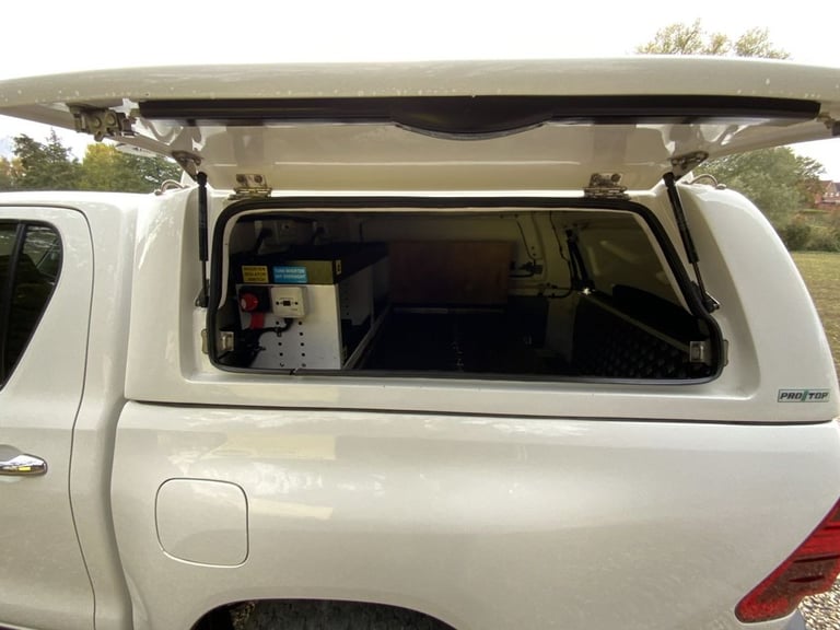 2021 Toyota Hilux 2.4 D-4D Invincible Pickup Double Cab 4dr Diesel Manual 4WD Euro 6 (s/s) (1 PIC...