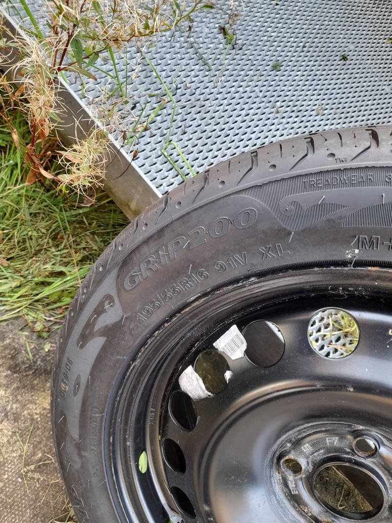 Various rims and tyers 