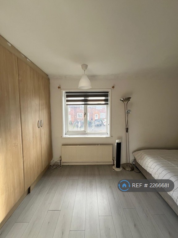 1 bedroom in Wrythe Lane, Carshalton, SM5 (#2266681)