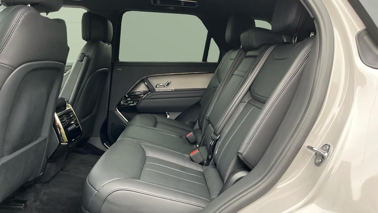 2025 Land Rover Range Rover Sport 3.0 D300 Dynamic SE 5dr Auto Diesel Estate Estate Diesel Automatic