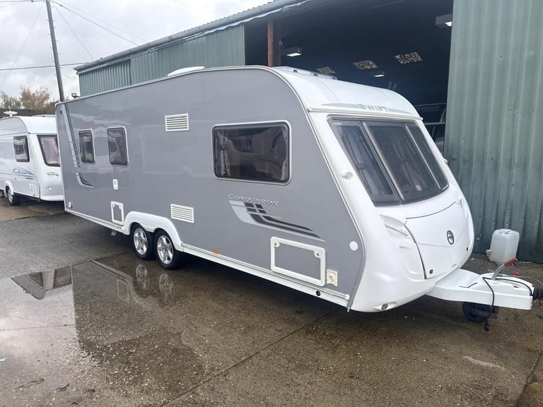 2008 Swift Conqueror 645 Fixed island  bed with new mattress