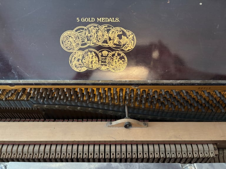 Boyd London Piano Upright