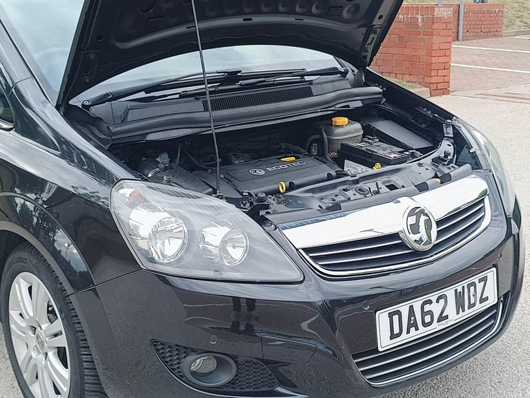 2012 Vauxhall Zafira 1.6 16V Design Euro 5 5dr (SNav) MPV Petrol Manual